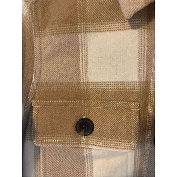 Free assembly Tan and cream color Shacket XS - Picture 5 of 5
